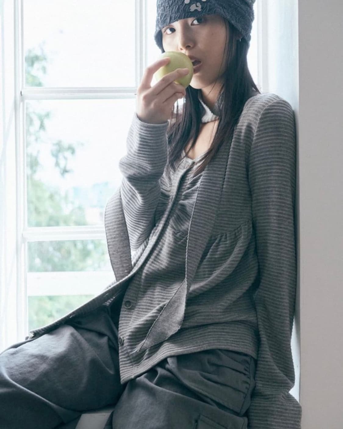 허그유어스킨 니트 베이비돌 가디건 차콜 상품이미지5