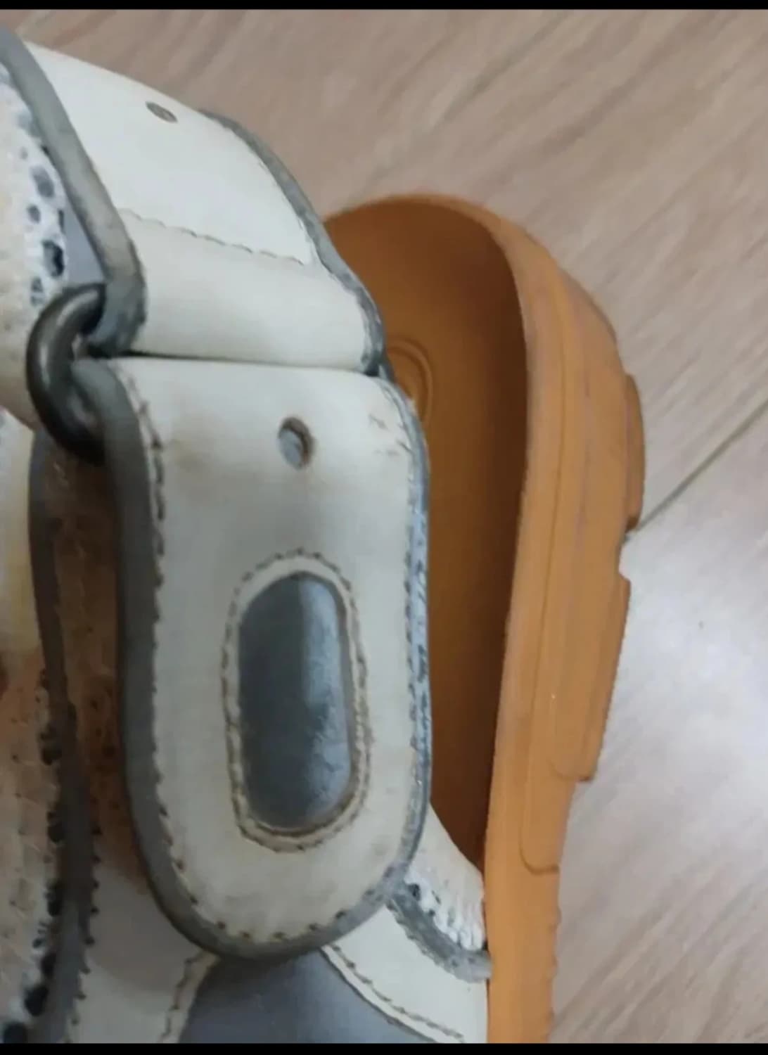 구삐 틴셀 스포트 샌들 상품이미지6