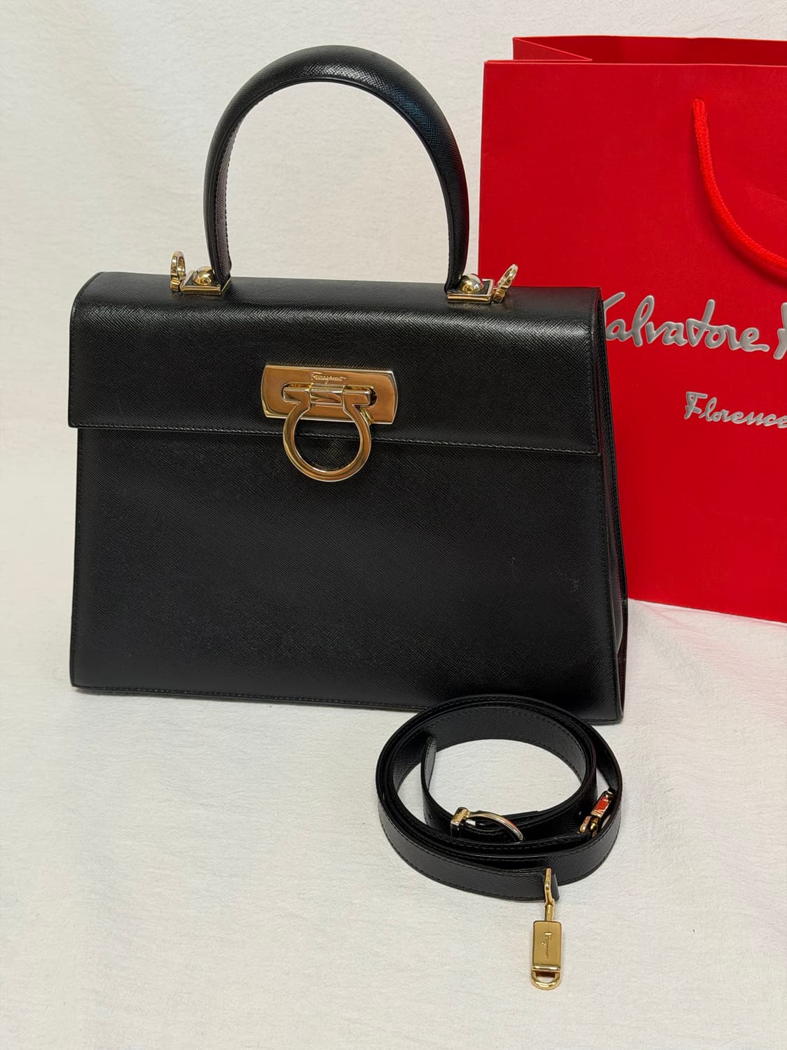 정품 페라가모 사피아노 블랙 간치니 탑 핸들백 차정원백 토트백 핸드백 상품이미지2