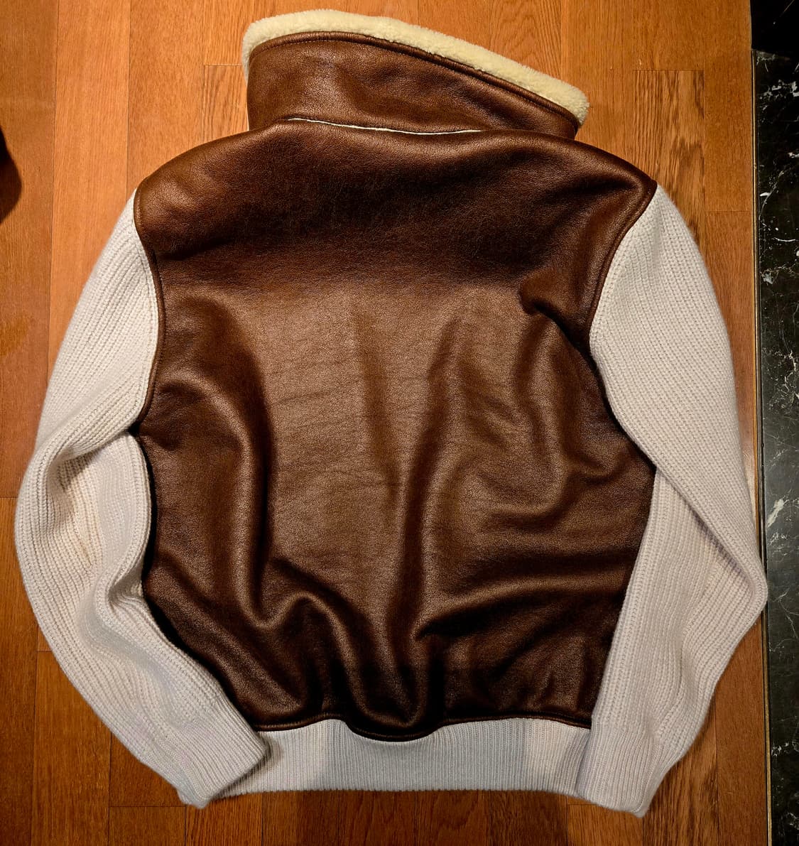 그란싸소 니트 슬리브 가죽 하이브리드 자켓 니트패딩 상품이미지3