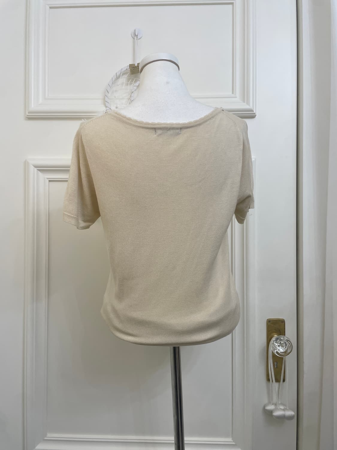 cream beige neck pearl point knit top 상품이미지3