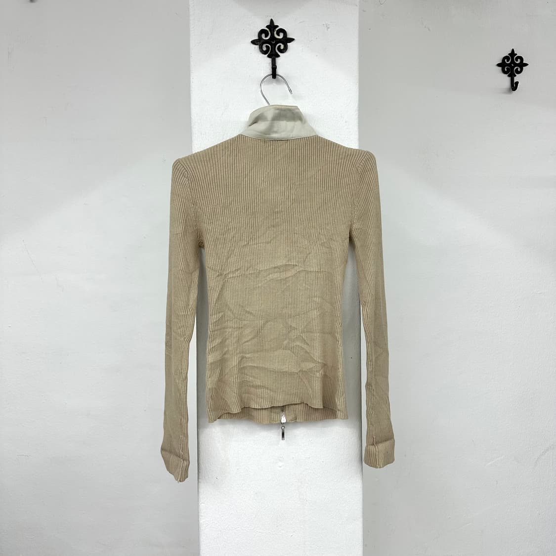 case beige detail zip 상품이미지4