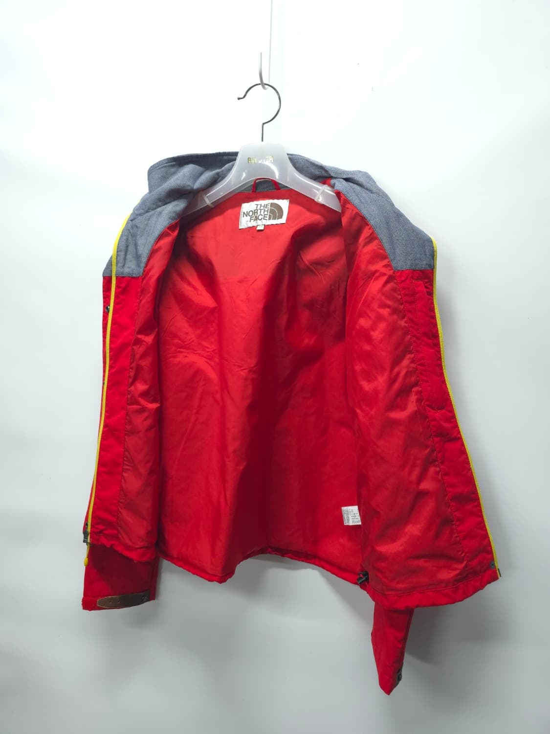 ​노스페이스 여성 배색 후드 바람막이 자켓 (55~55반) 상품이미지9