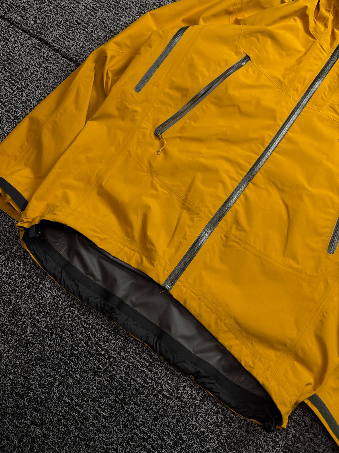 아크테릭스 고어택스 팩라이트 쉘 머스타드 2263 상품이미지3