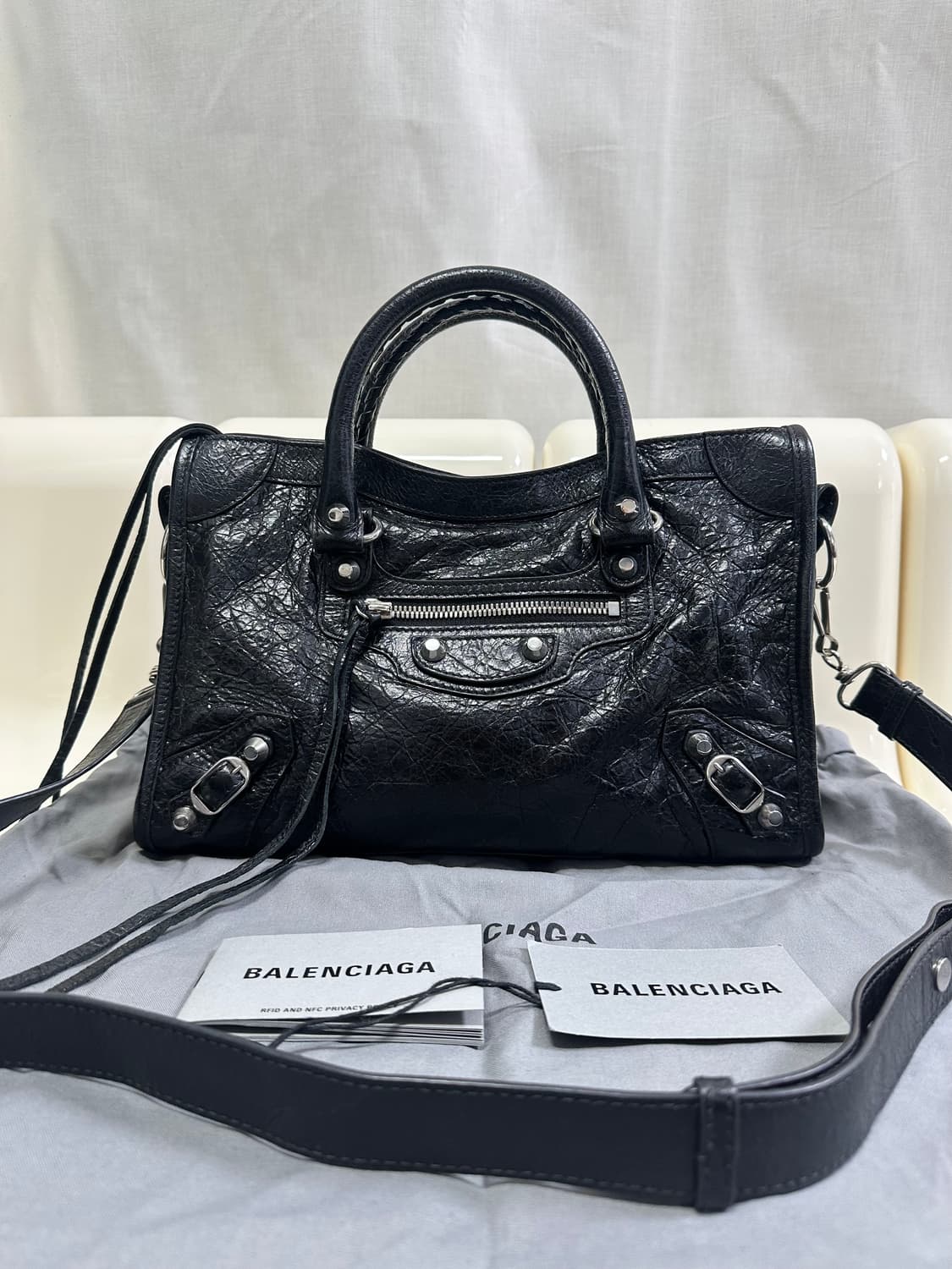 [거의 새상품급] 정품 발렌시아가 르 시티 모터백 스몰 상품이미지1