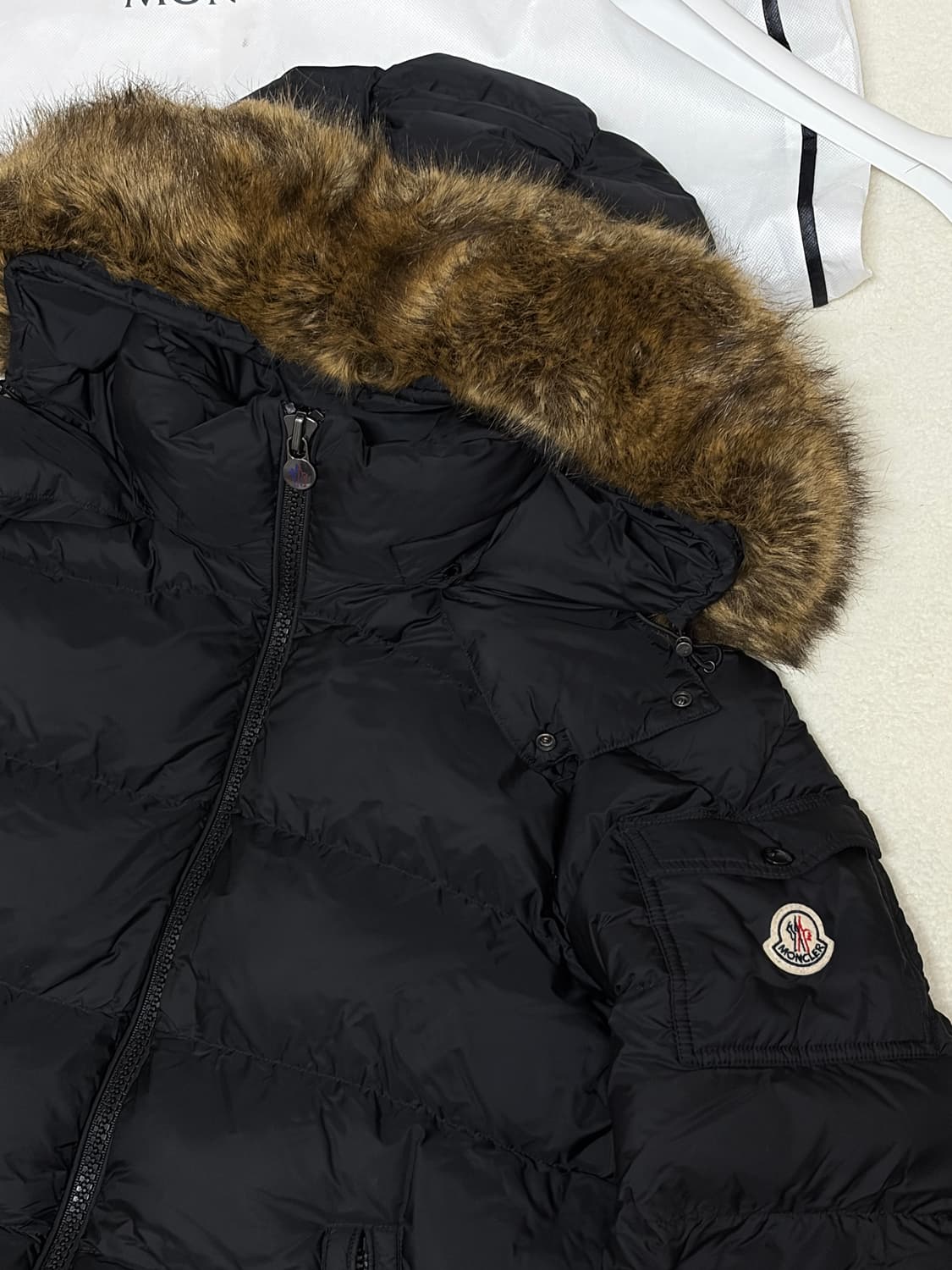 (새것급) 23-24fw 몽클레어 마야프 3 블랙 몽클레어 퍼 패딩 3 상품이미지2