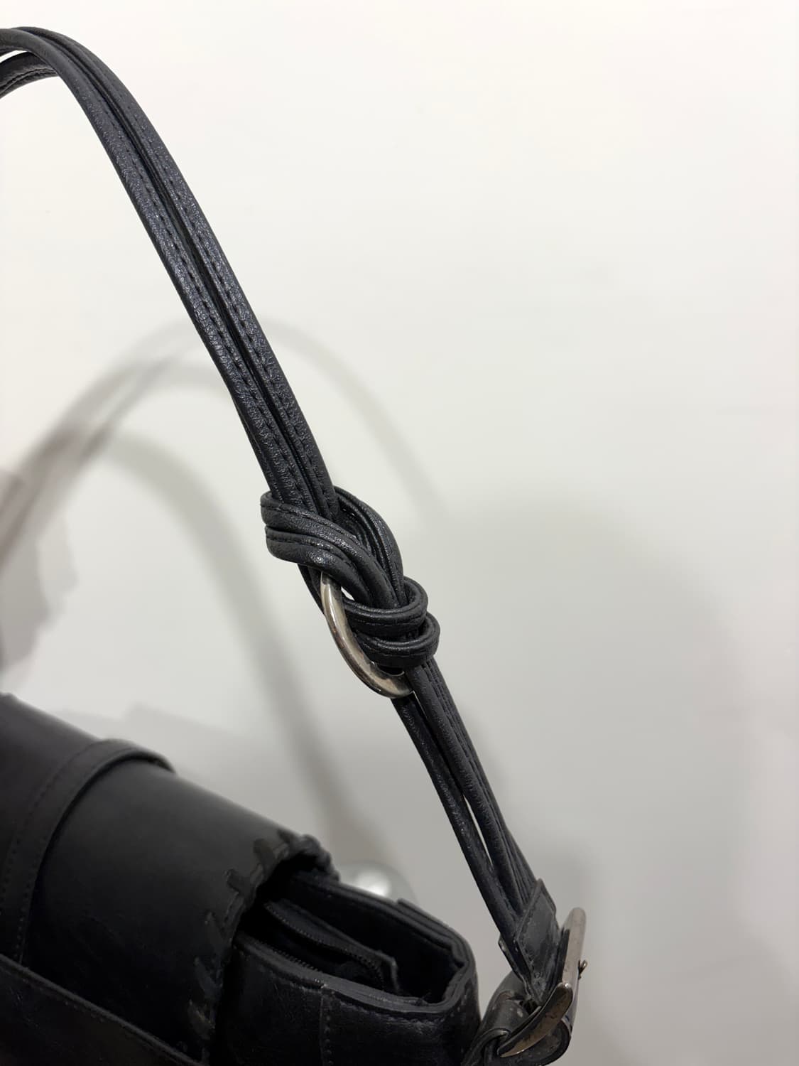 발렌티노 루디 레더 숄더백 상품이미지7