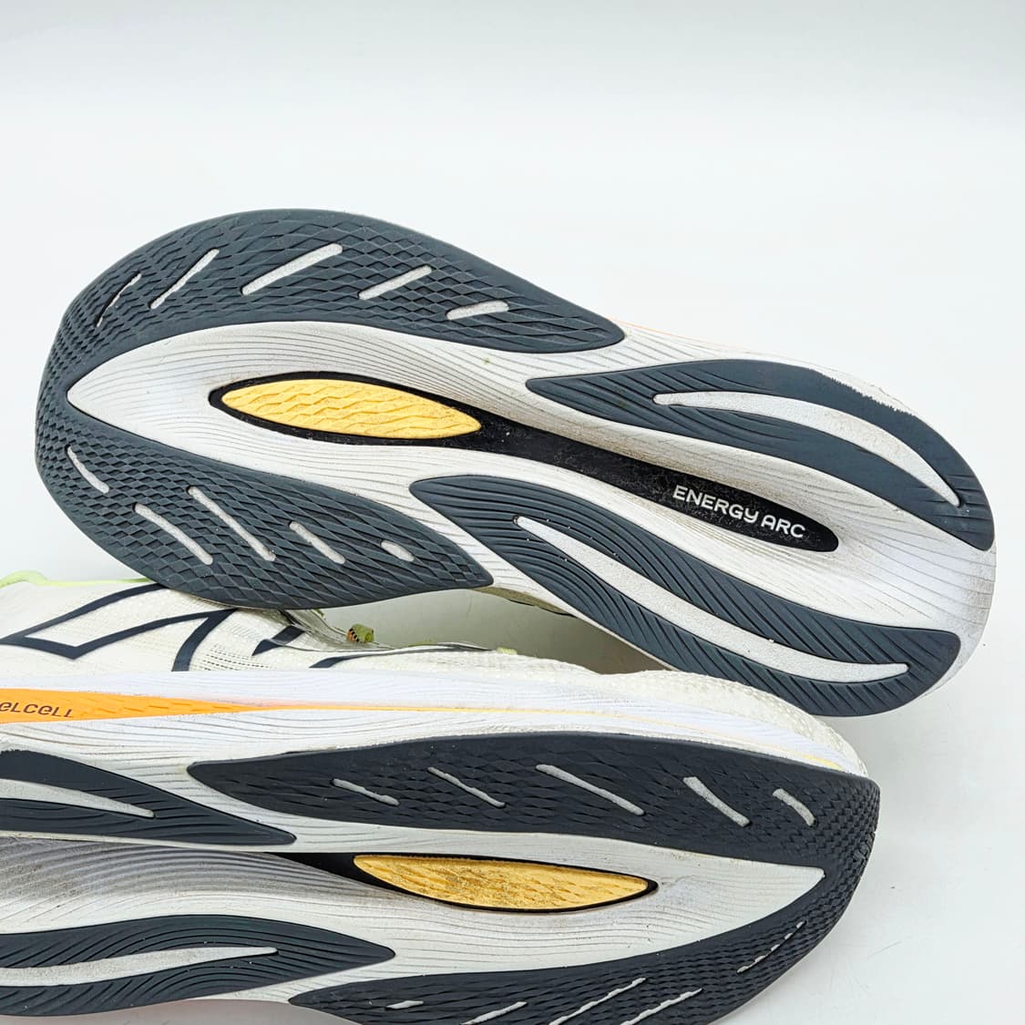 뉴발란스 퓨어셀 슈퍼컴프 트레이너 v2 화이트 (280 2E) 상품이미지3