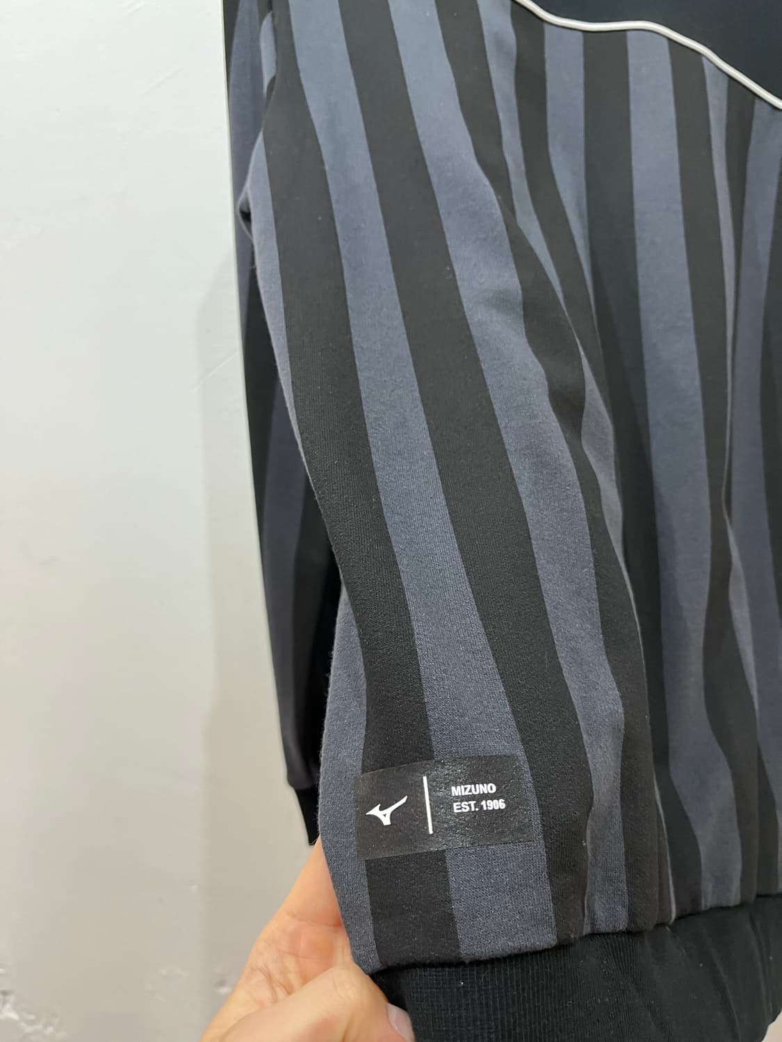 미즈노 스트라이프 맨투맨 m 상품이미지4