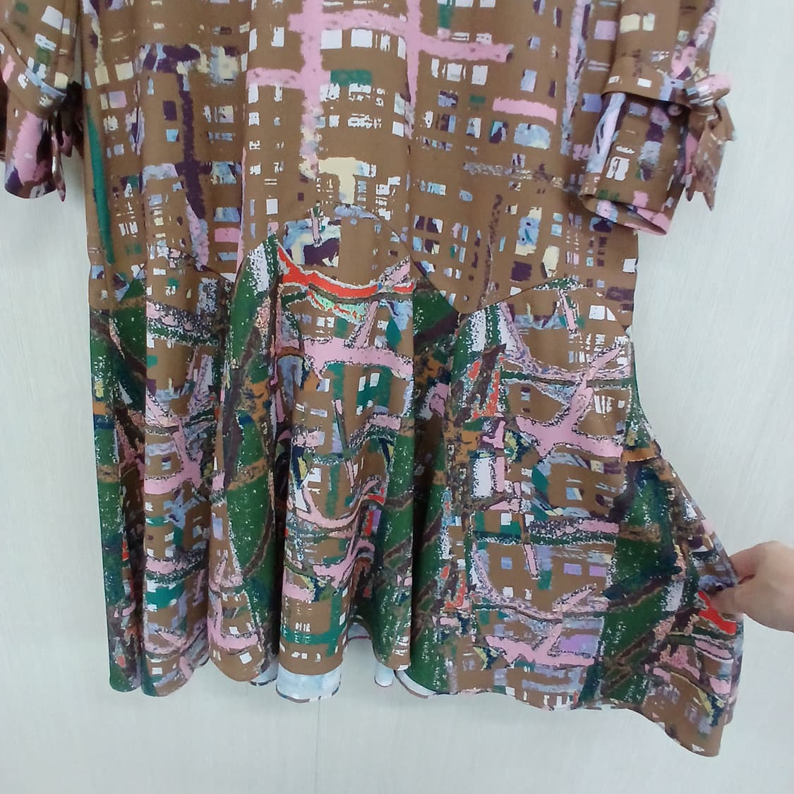MINE 패턴 롱 원피스 브라운 리본 디테일 상품이미지3