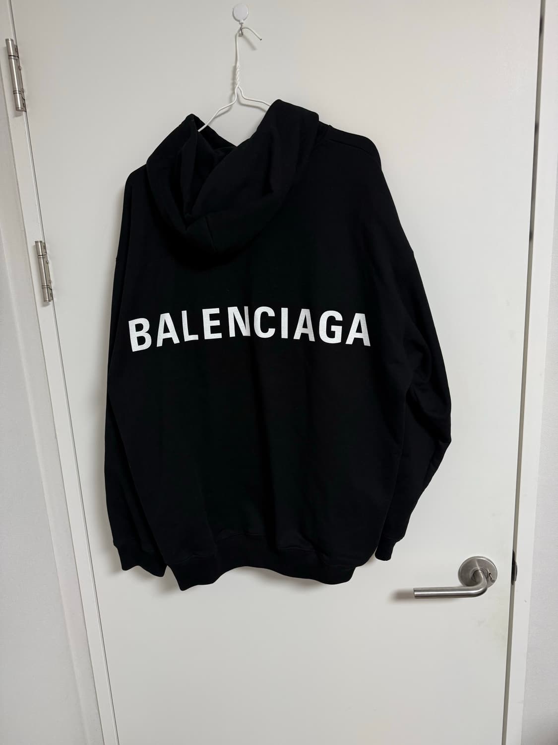 발렌시아가 18fw 로고 후드티 상품이미지1