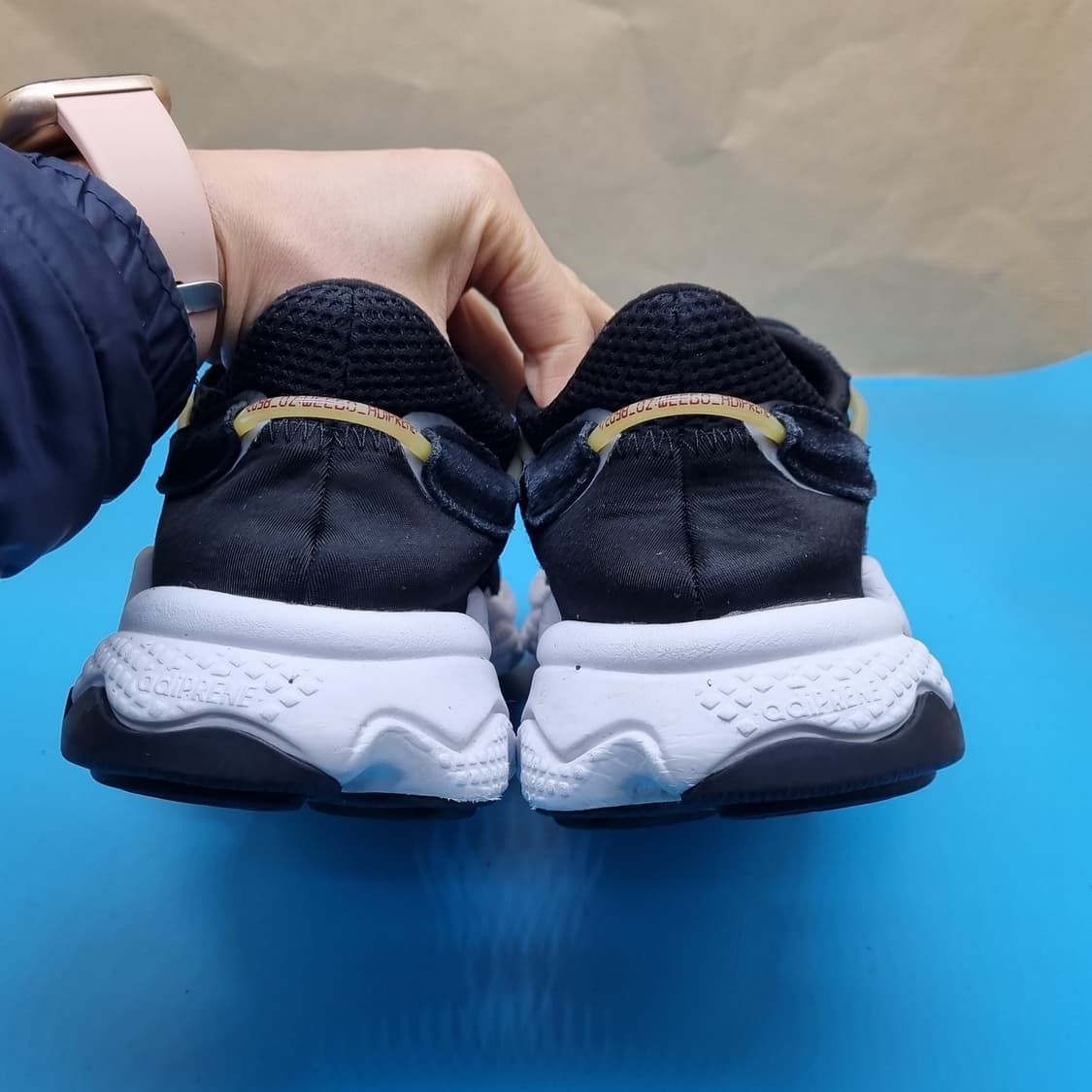 아디다스 오즈위고 블랙형광 운동화255. 상품이미지4