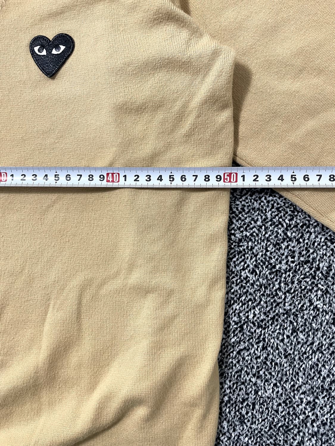 빈티지9. 꼼데가르송 플레이 울 가디건 하트 와펜 니트 가디건 베이지 상품이미지5