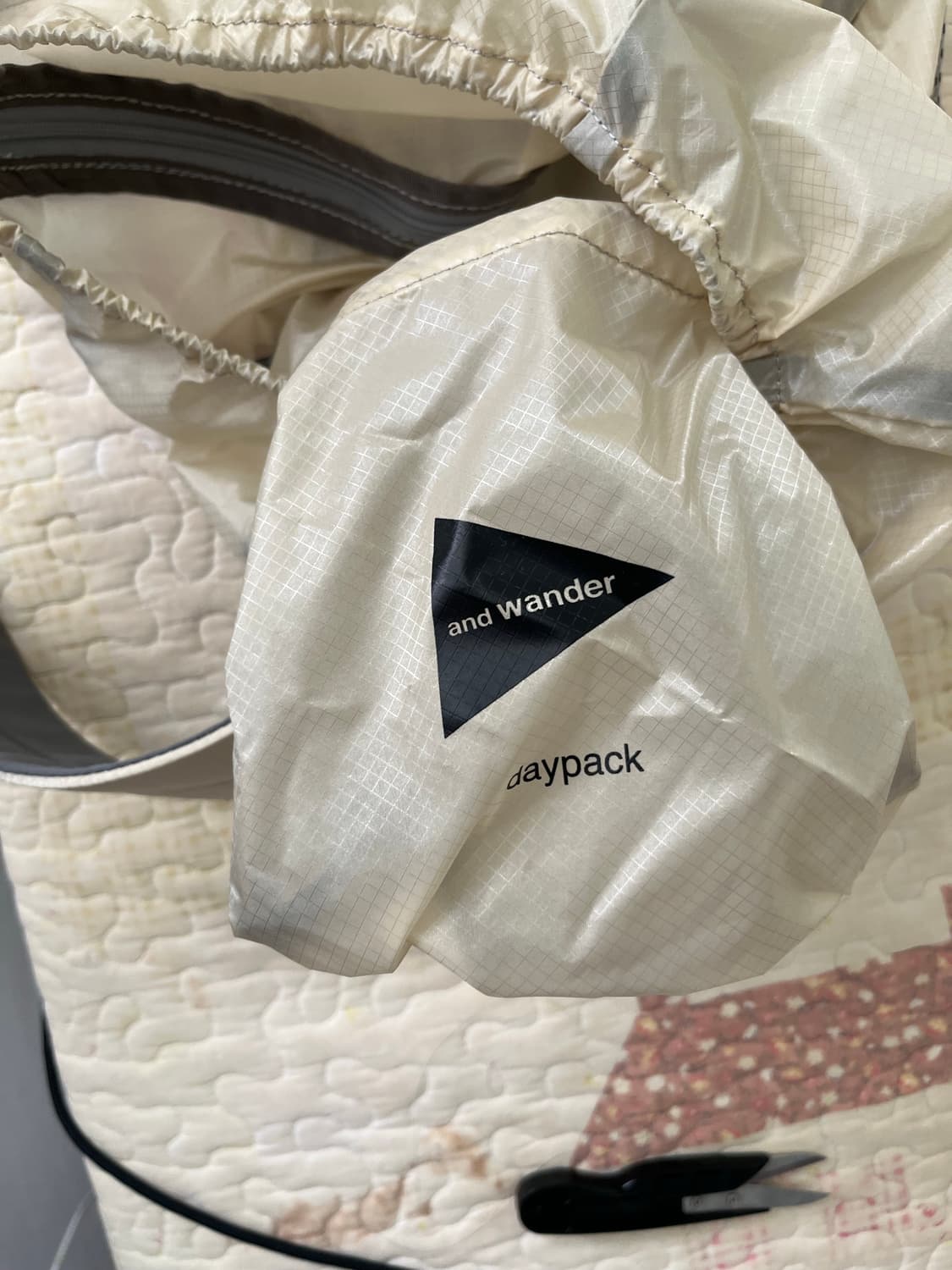 앤드원더 실 데이팩 오프화이트 and wander sil daypack 상품이미지4