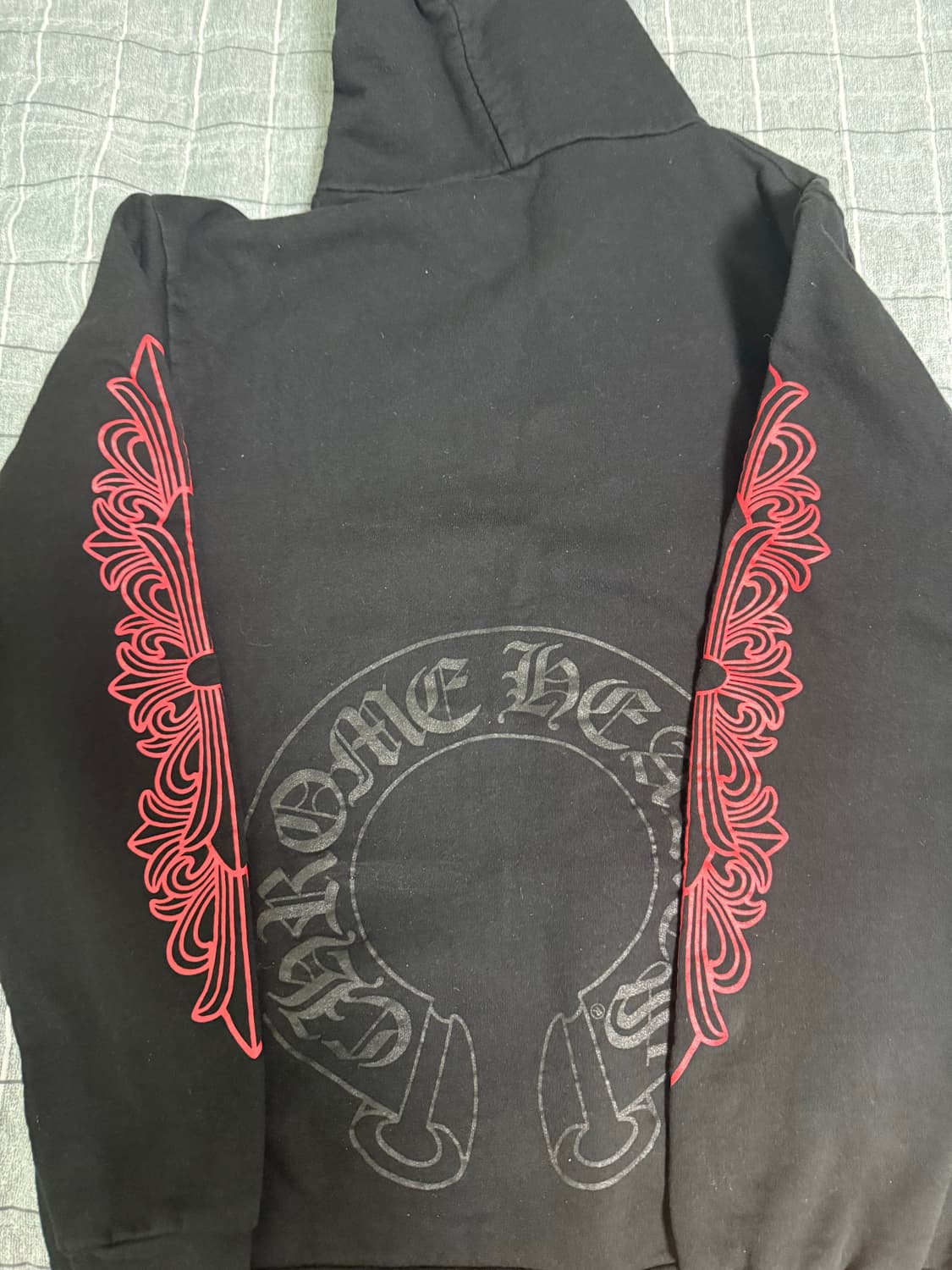 크롬하츠 홀스슈 플로랄 레드후드 XL 고무나염재질 희귀매물 판매 상품이미지2