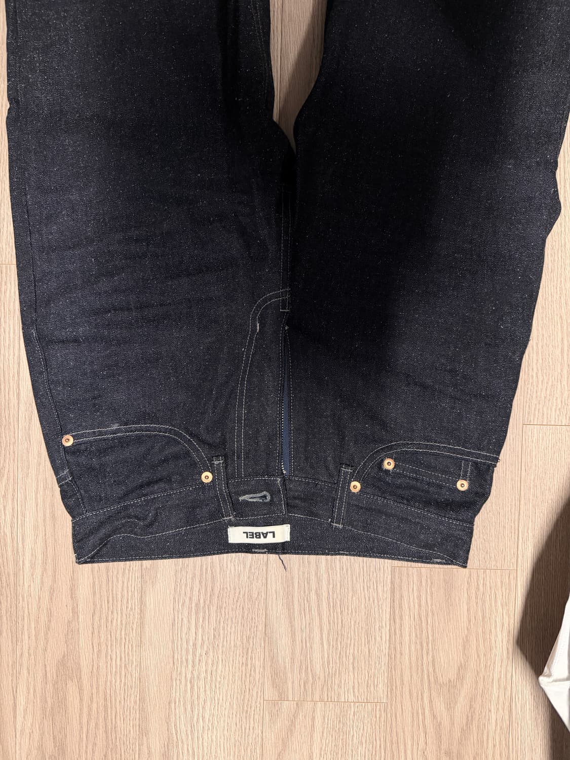 라벨아카이브 wide fit jeans raw nep denim 상품이미지6