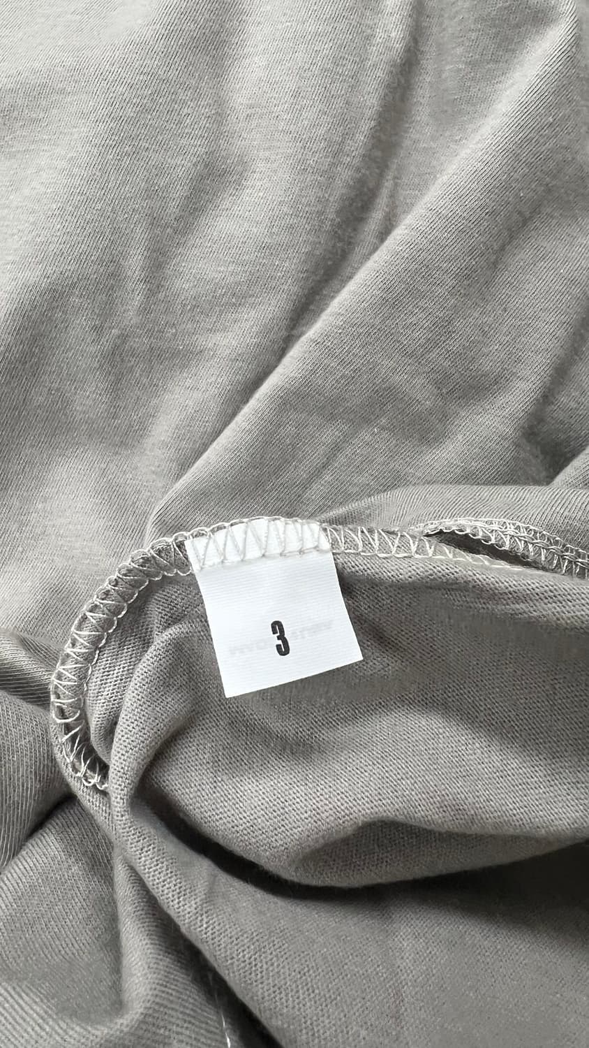 (새상품)이지 X 션존 티셔츠 모카 3사이즈 상품이미지3