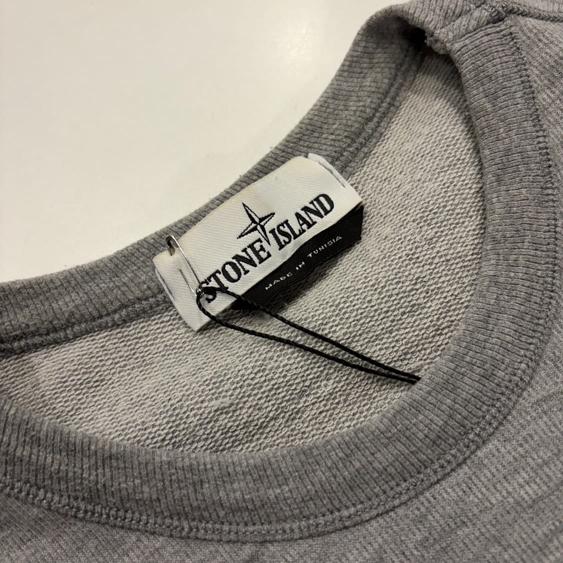 [L] 스톤아일랜드 맨투맨 티셔츠 그레이 노와펜 C114 상품이미지3