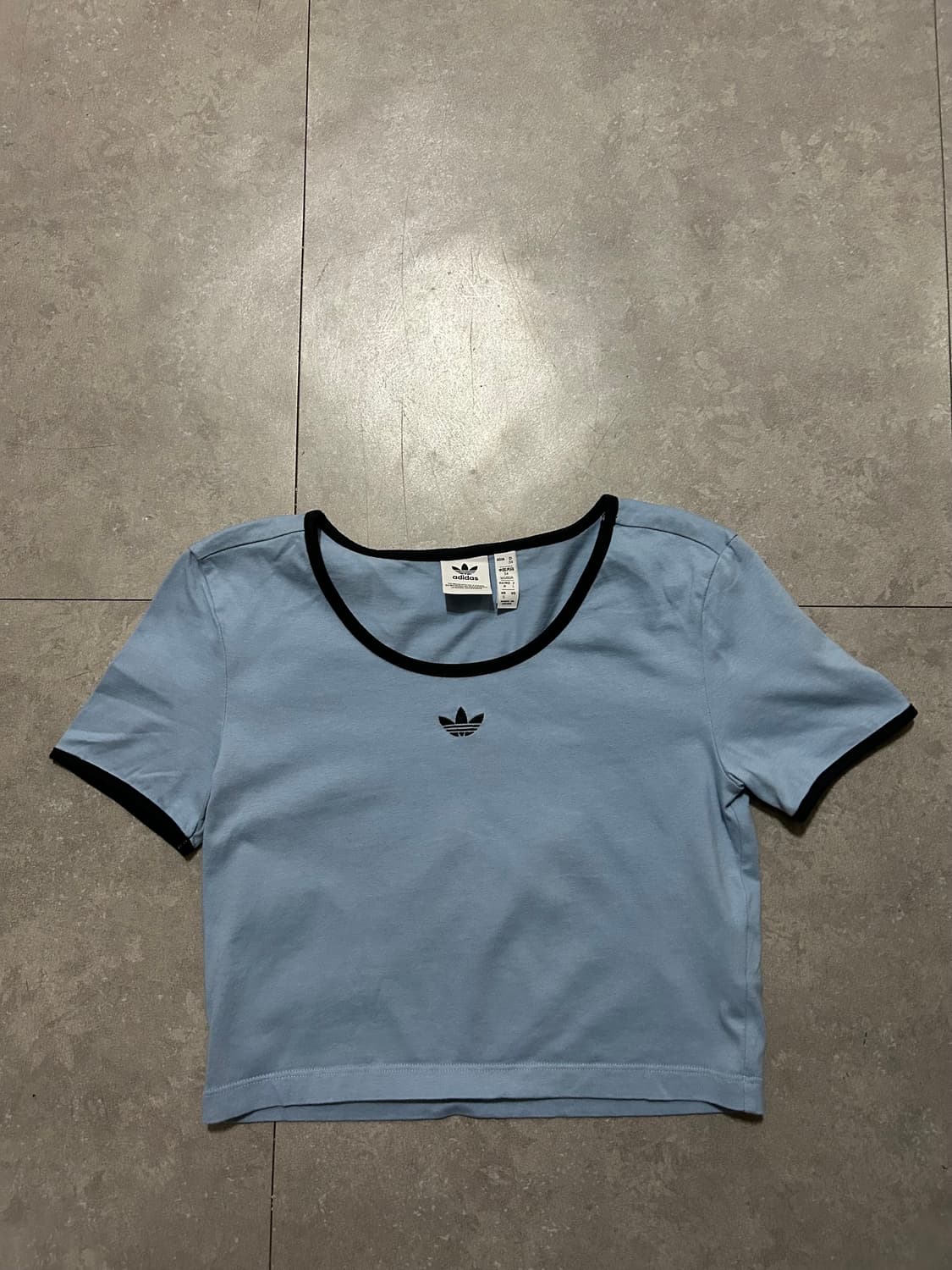 아디다스 우먼 슬림 빈티지 크롭 티셔츠  44size   상품이미지10