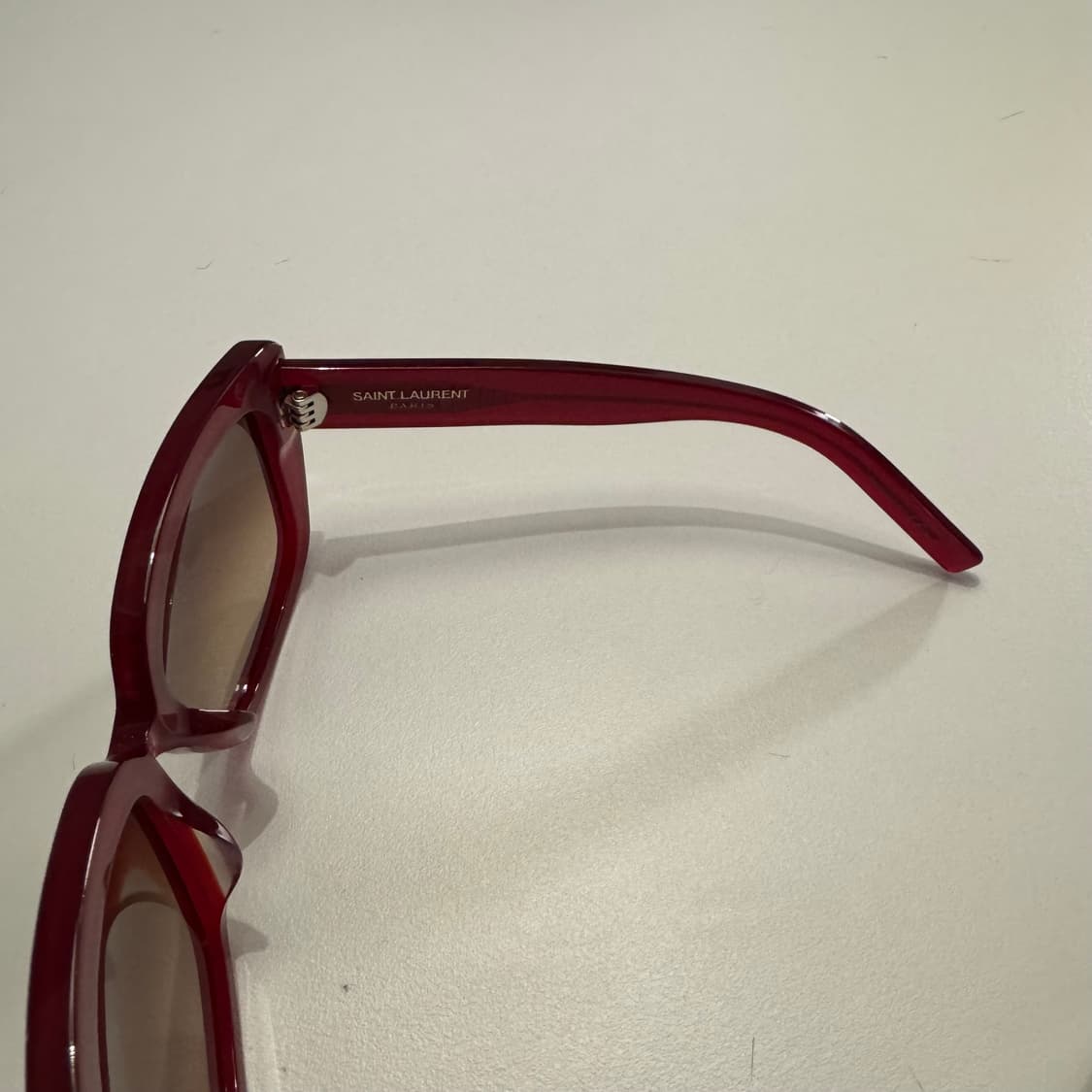 생로랑 레드 선글라스 상품이미지6