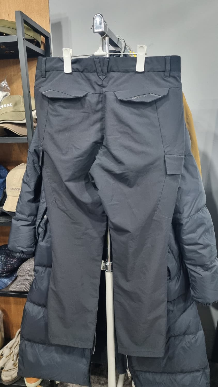 DESCENTE)) 데상트 골프 카고팬츠 33size 상태좋음 상품이미지3