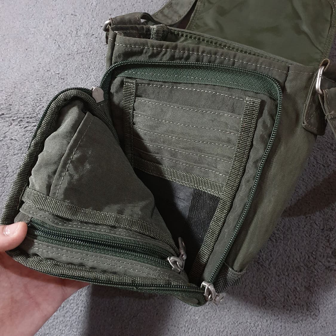 컬럼비아 90s 카키 멀티포켓 파우치백 크로스백 숄더백 상품이미지5