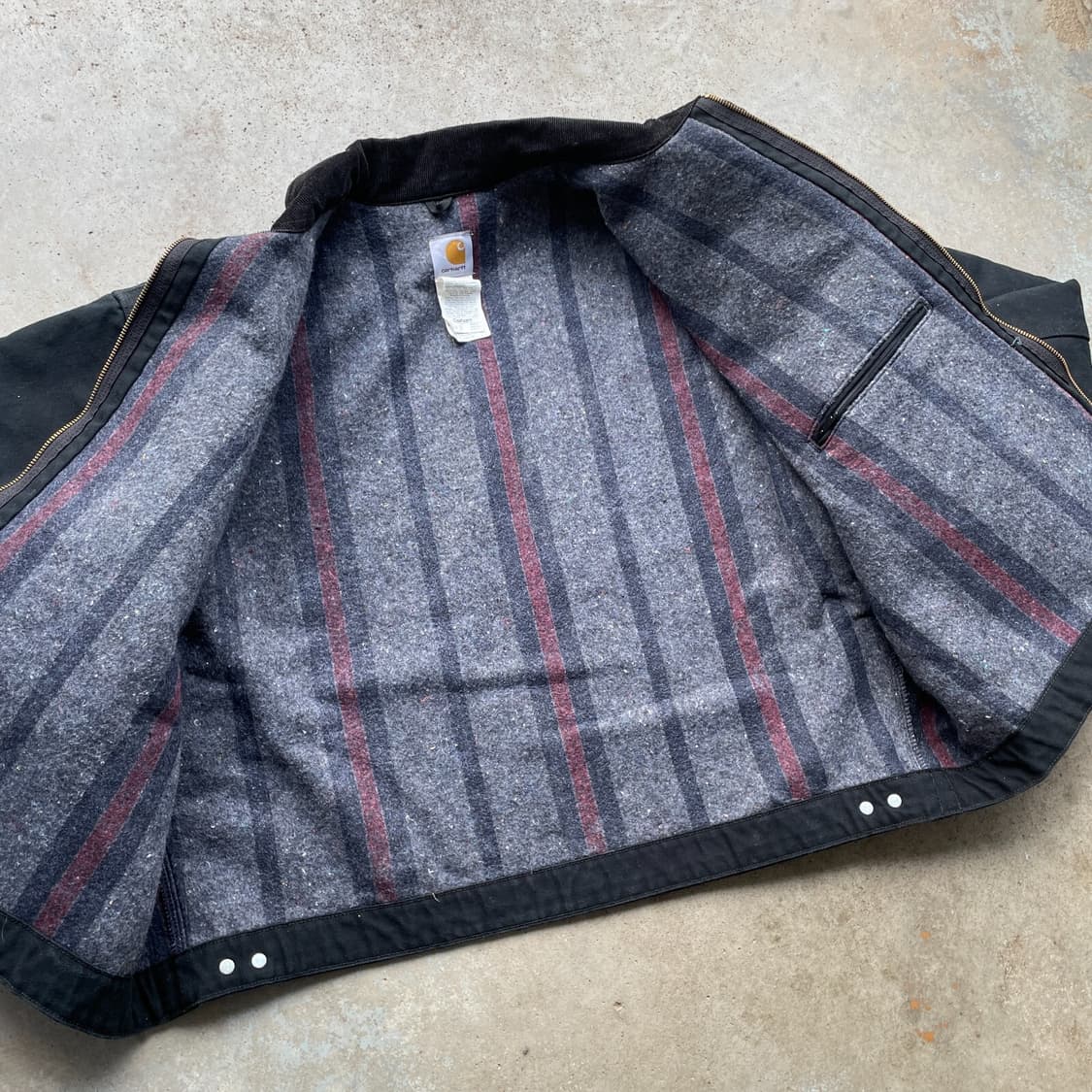 칼하트 J01 디트로이트 자켓 블랙 상품이미지3