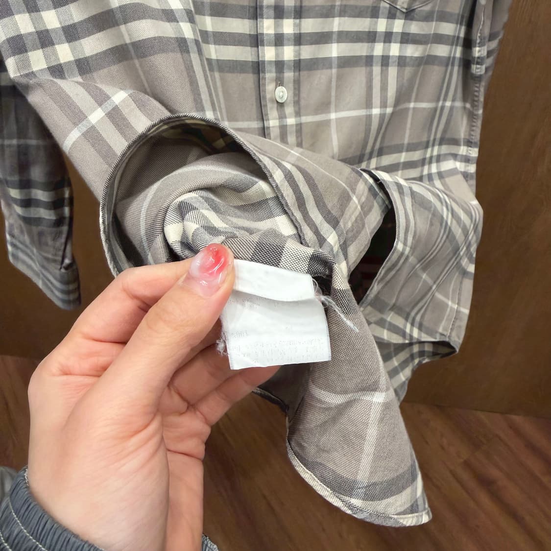 버버리 런던 코튼 긴팔 체크 셔츠 싱글 포켓 디테일 오버핏 베이지 상품이미지7