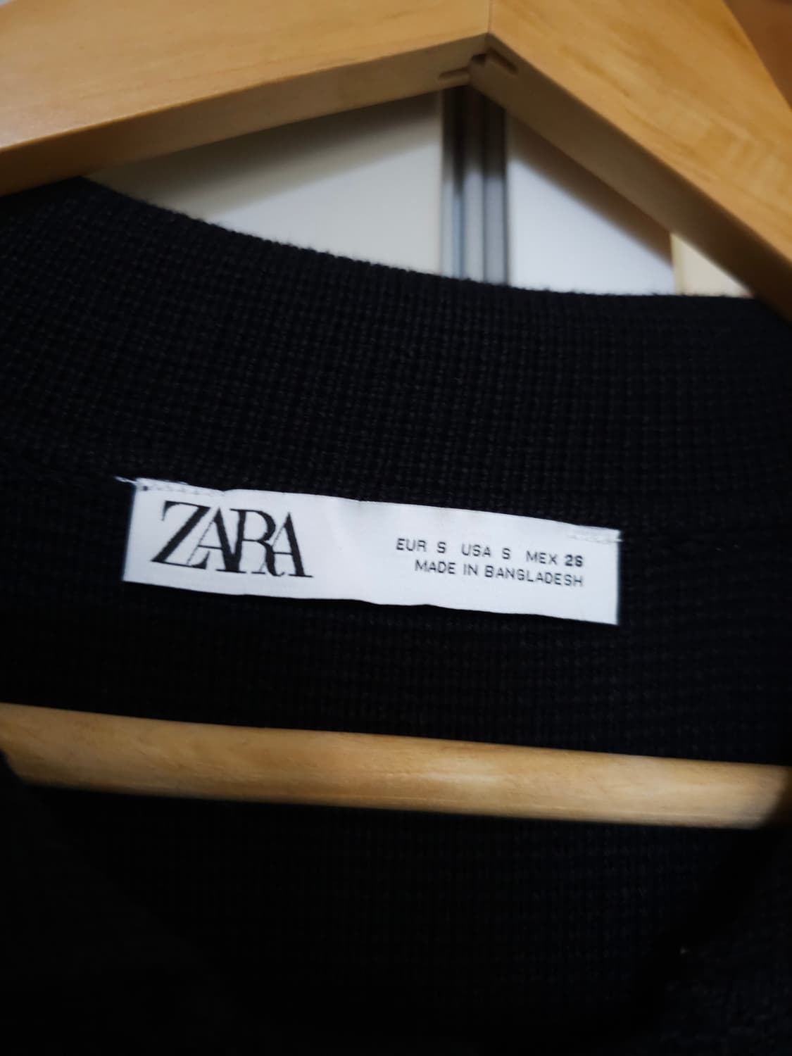 자라 블랙 금장 버튼 가디건 상품이미지4