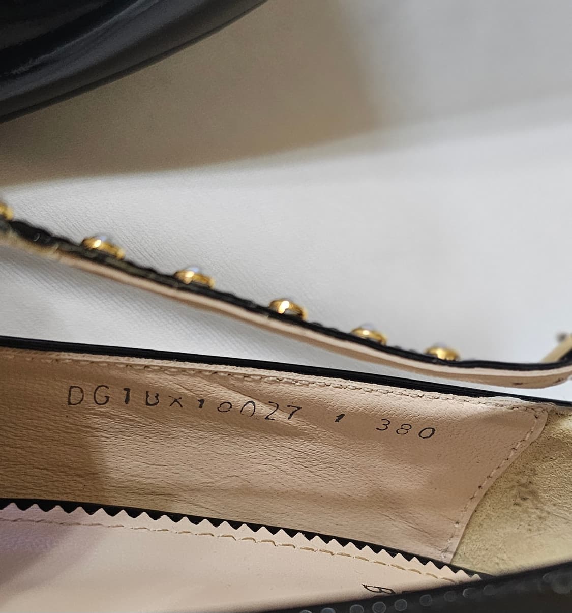 [38,250] 새상품) 슈콤마보니 펄 스트랩 페이턴트 에나멜 펌프스 상품이미지7