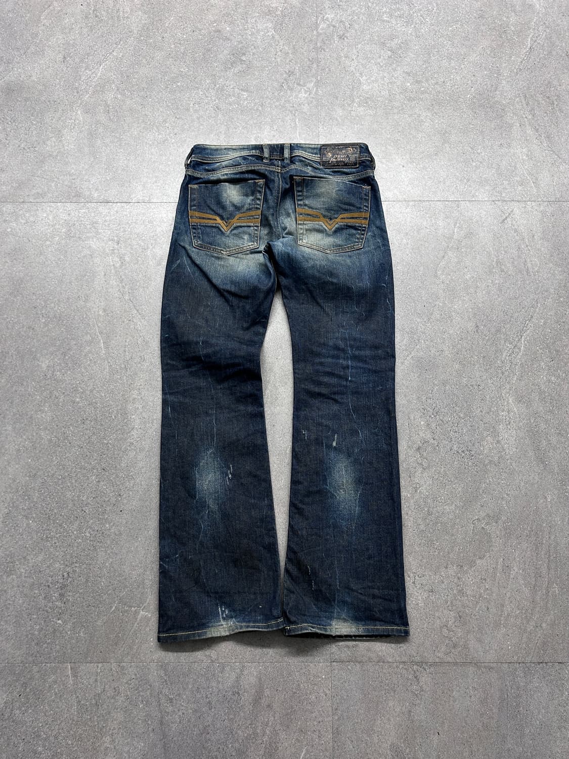 디젤 자티니 하드 페이딩 데님 상품이미지5