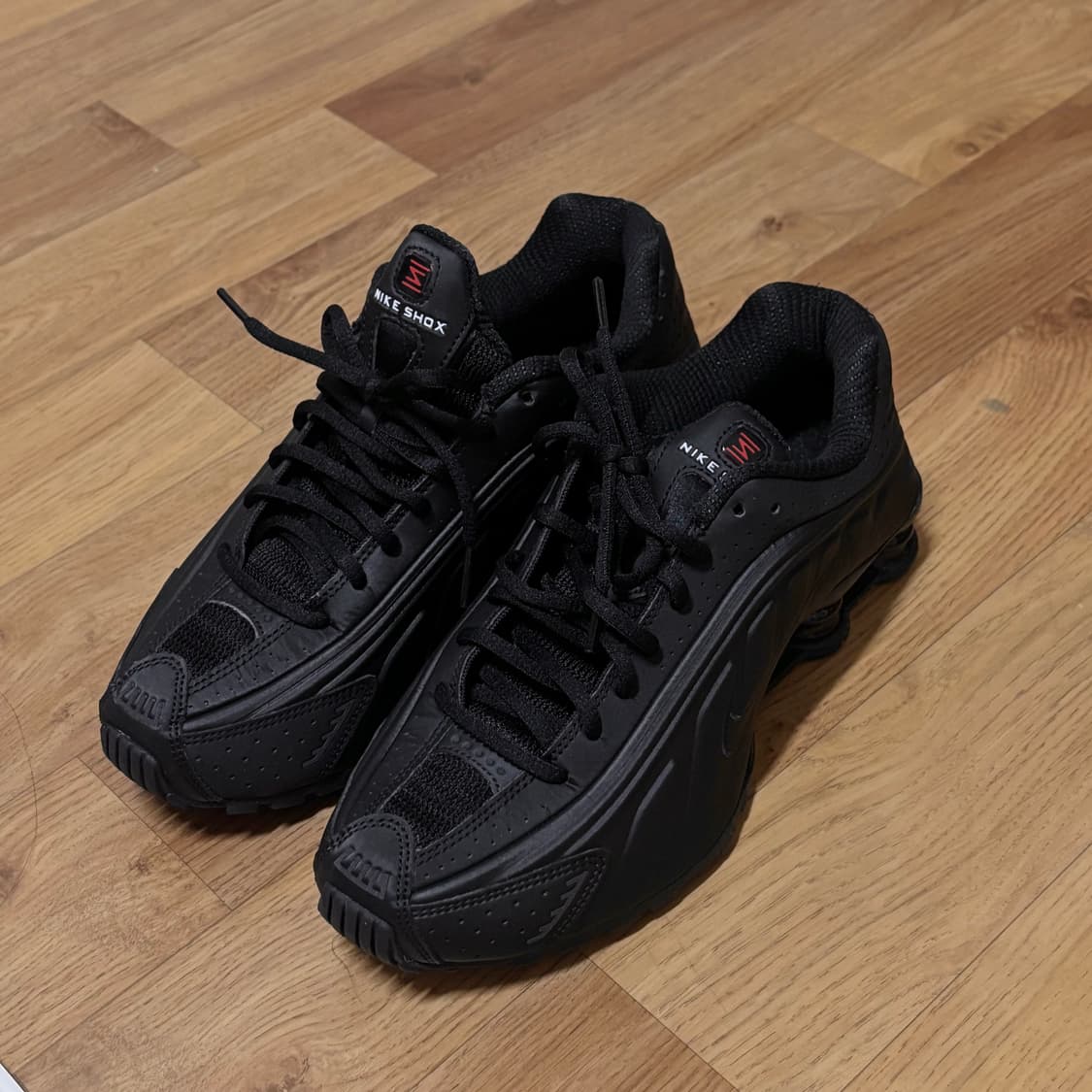 나이키 샥스 r4 블랙 255w 상품이미지1