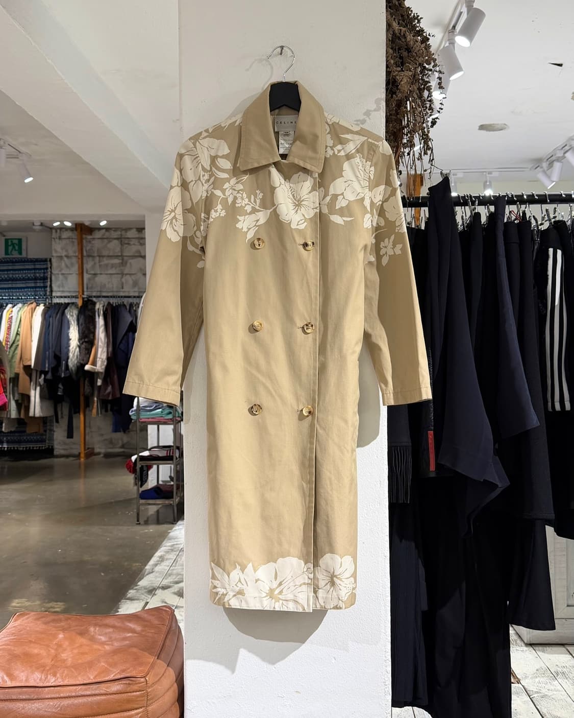 셀린느 베이지 플라워 프린트 트렌치코트 상품이미지1