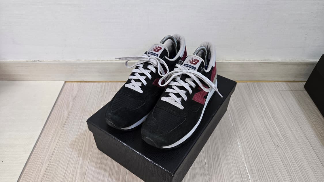 260 뉴발란스 990 v1 USA 블랙레드  상품이미지1