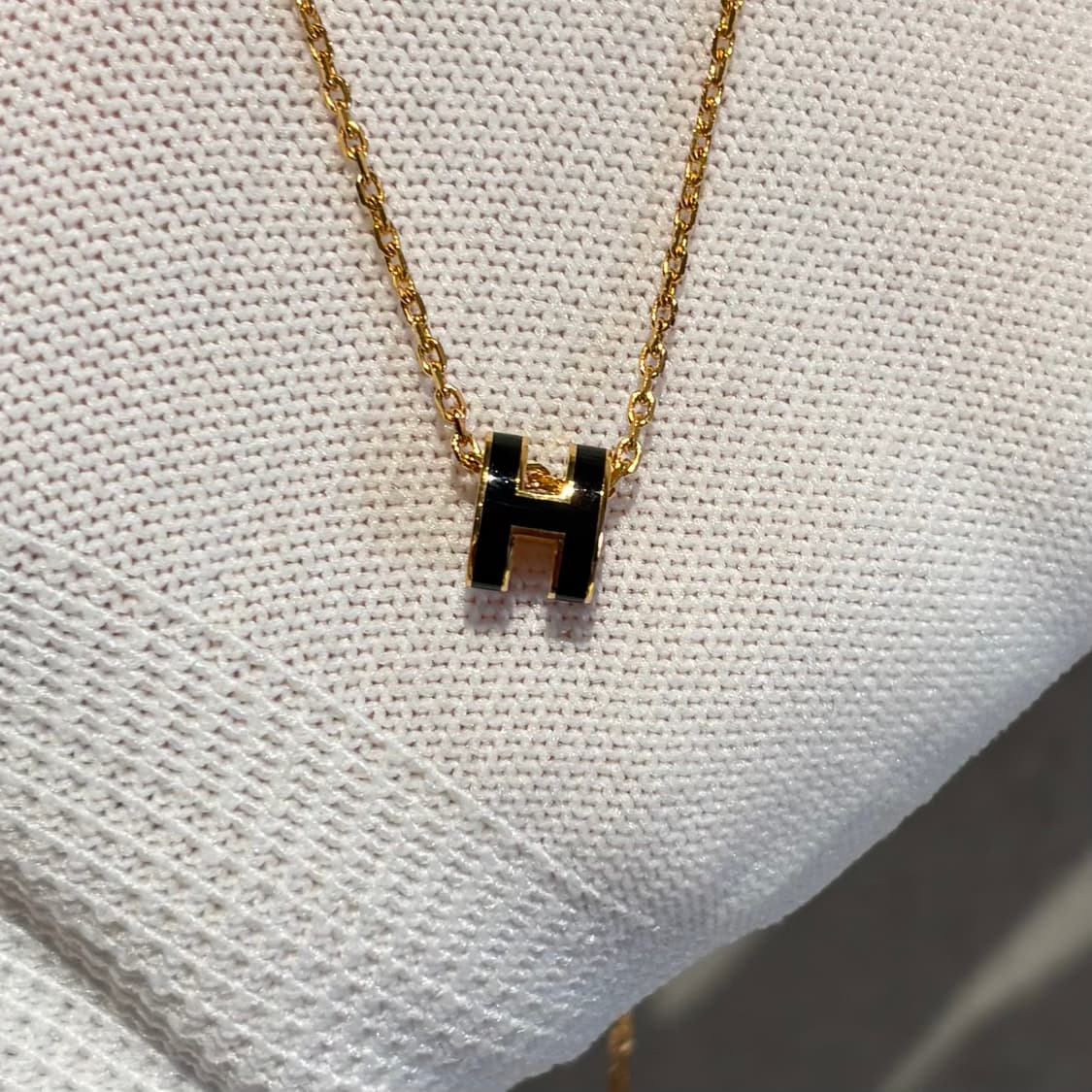 A+ MINI사이즈 에르메스 팝아슈 목걸이 블랙&골드 (박스/더스트) 상품이미지2
