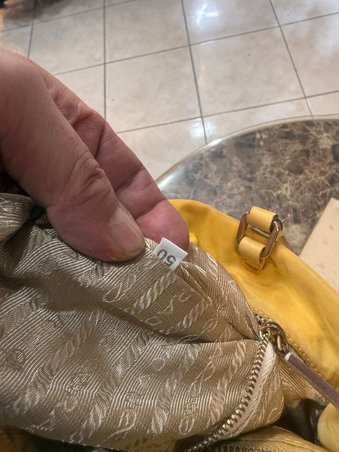 정품 프라다 나일론 숄더백 팝니다 상품이미지9