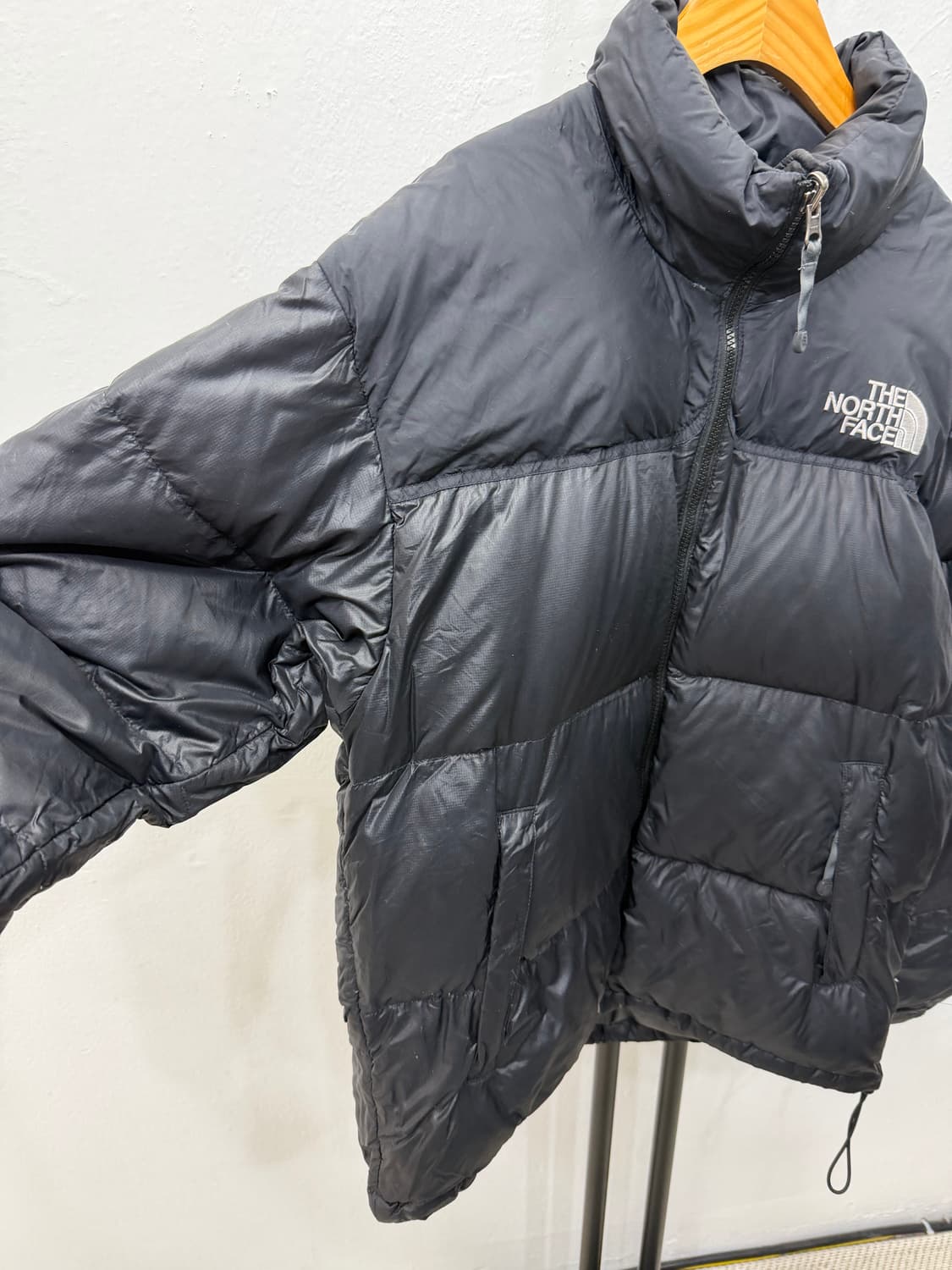 정품) 노스페이스 블랙 눕시패딩 M 상품이미지4