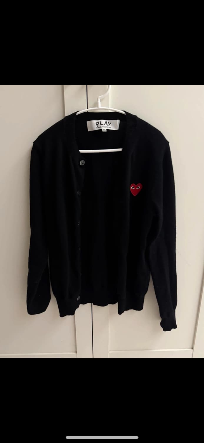 꼼데가르송 레드와펜 라운드넥 여성 가디건 정품 상품이미지1