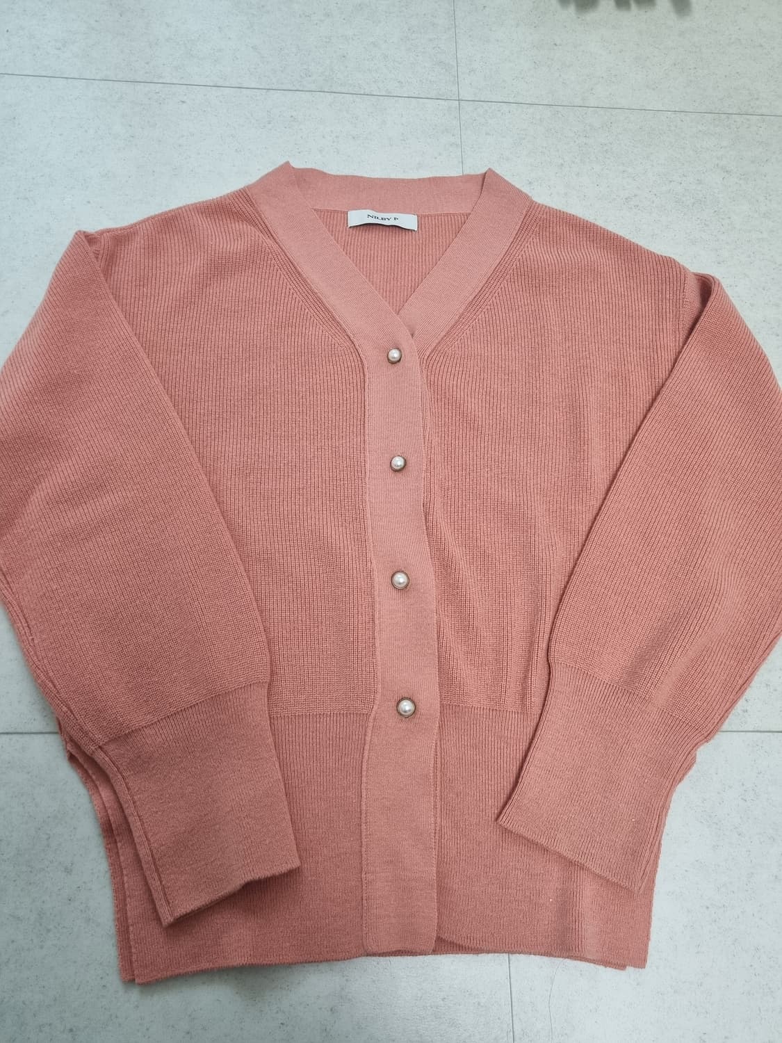 닐바이피 베이직 니트 가디건 (강민경 착용) 상품이미지6