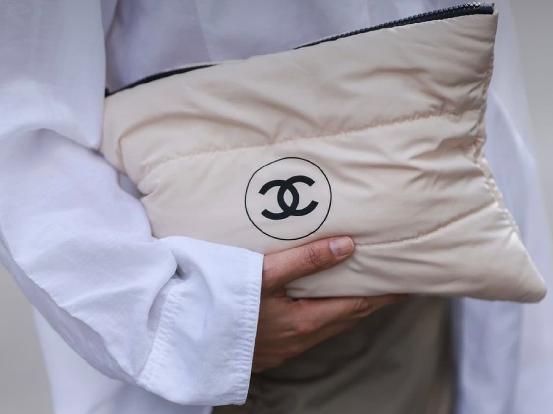 샤넬뷰티 패딩 클러치  상품이미지1