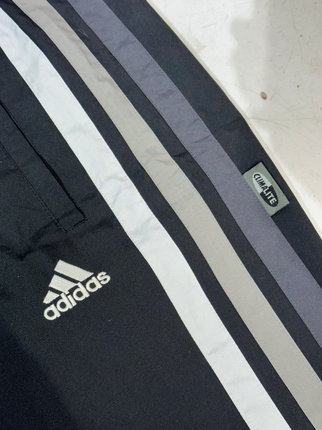 아디다스 블랙 와이드 그레이 삼선 트랙 팬츠 상품이미지6