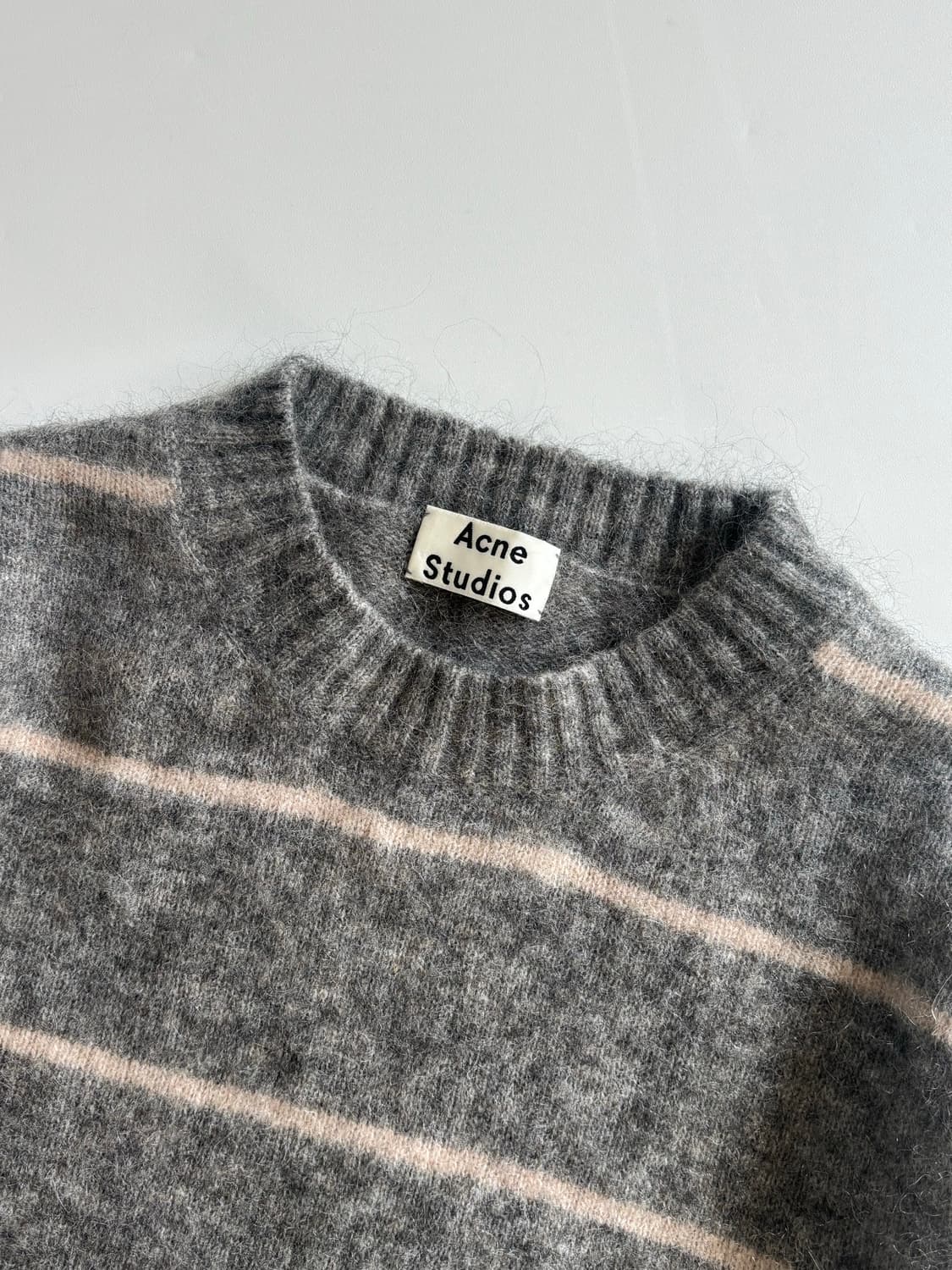 Acne Studios 아크네스튜디오 울 모헤어 스트라이프 그레이 크루넥 상품이미지9