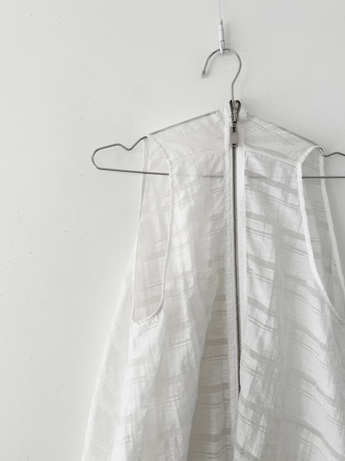 DEMOO PARKCHOONMOO zip detail sheer vest 상품이미지3