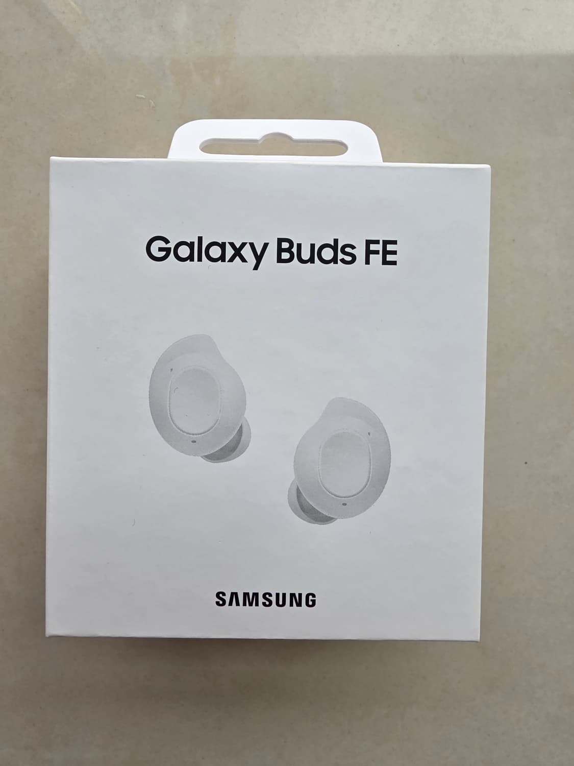 삼성 갤럭시 버즈 FE 화이트입니다.

 상품이미지1