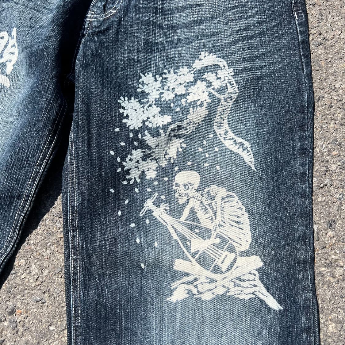 오리엔탈 스컬 페인팅 데님 팬츠 상품이미지2