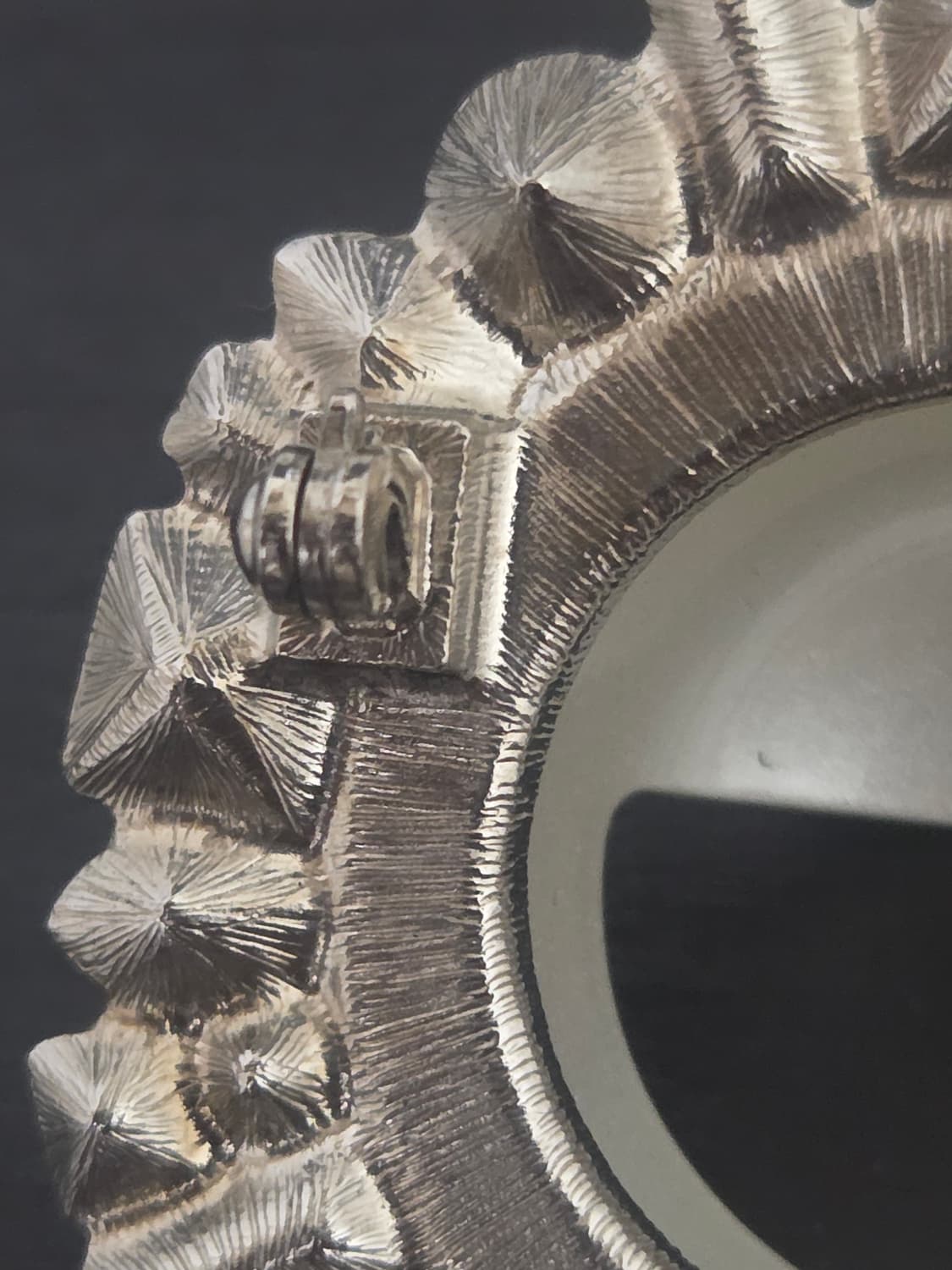 샤넬 무라카미 스마일 브로치 (gd브로치) 상품이미지9