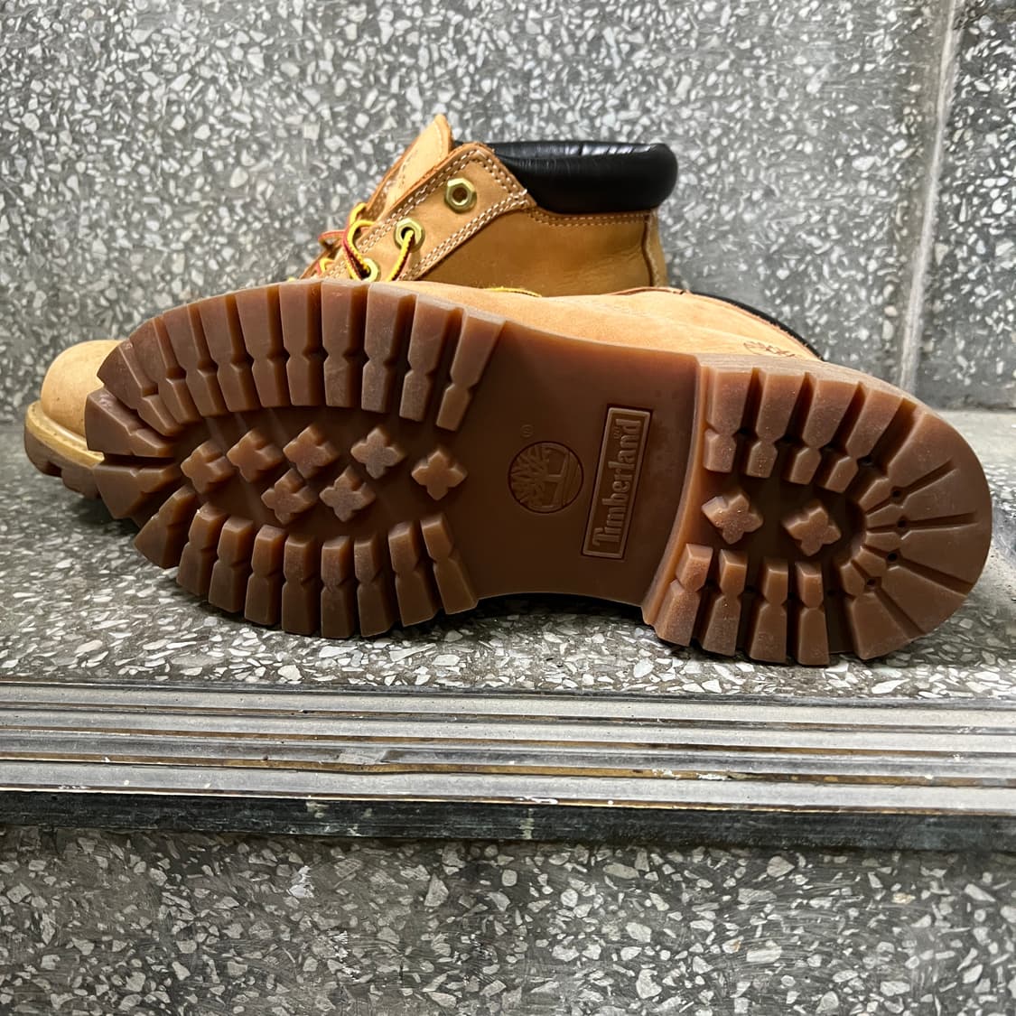 팀버랜드 워터프루프 추카 부츠 위트 누벅 상품이미지7