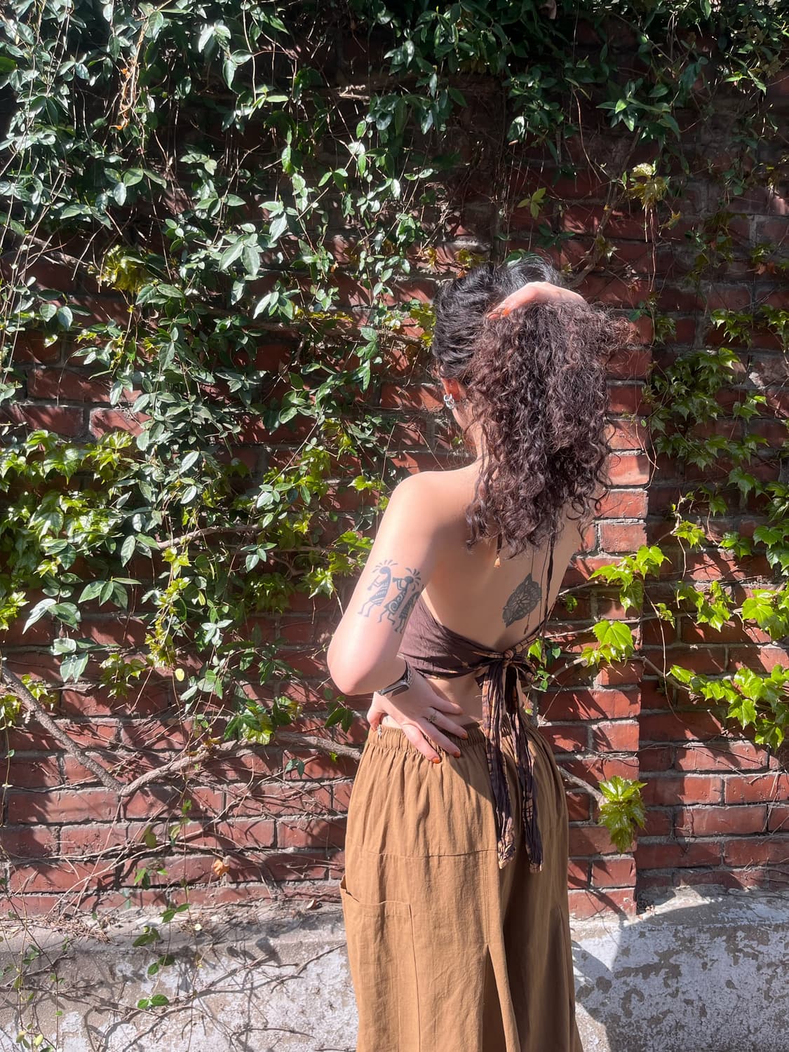 브라운 타이다이 홀터넥 탑 상품이미지9