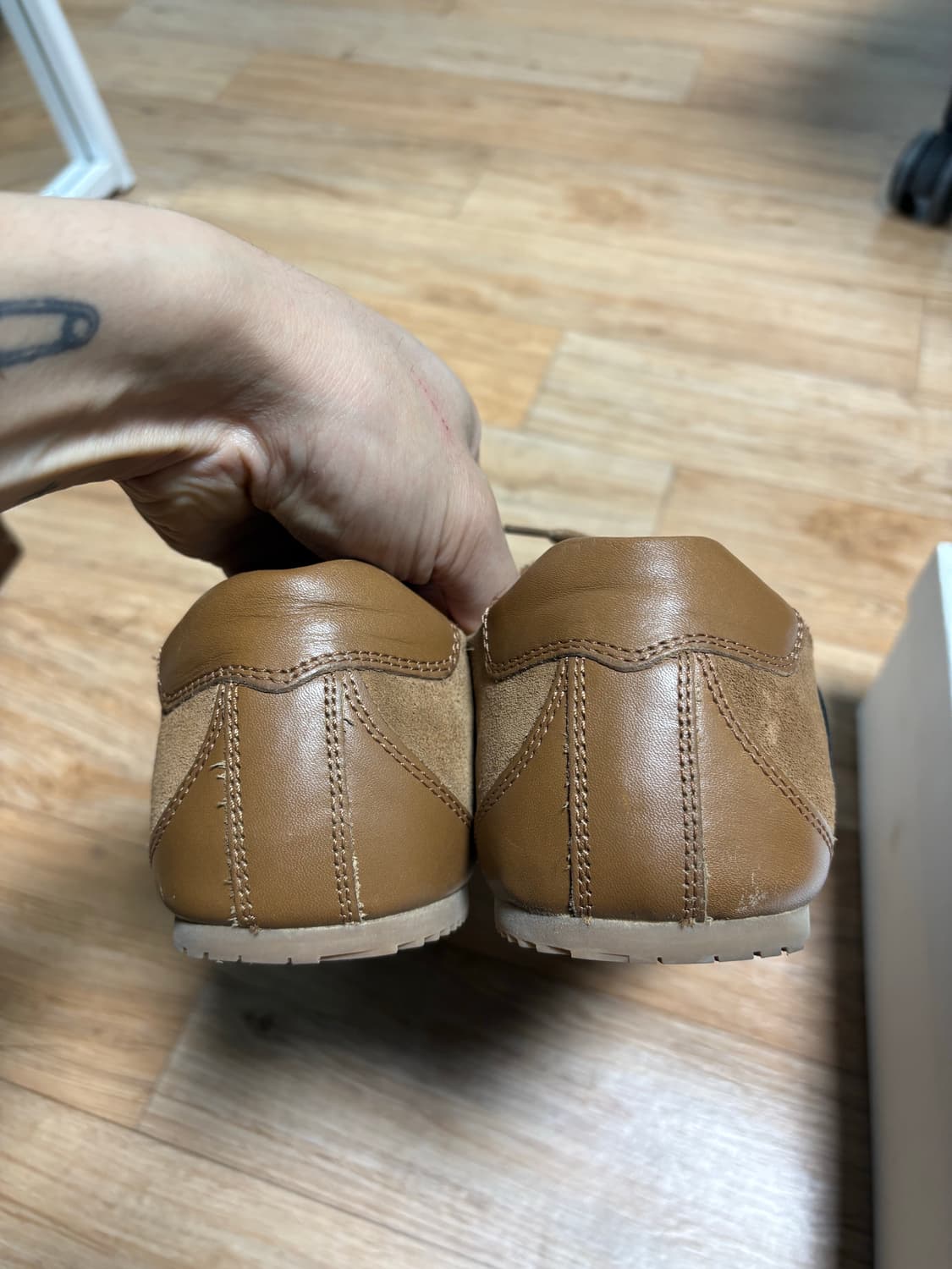 cos 미니멀 스웨이드 모카 42 상품이미지5