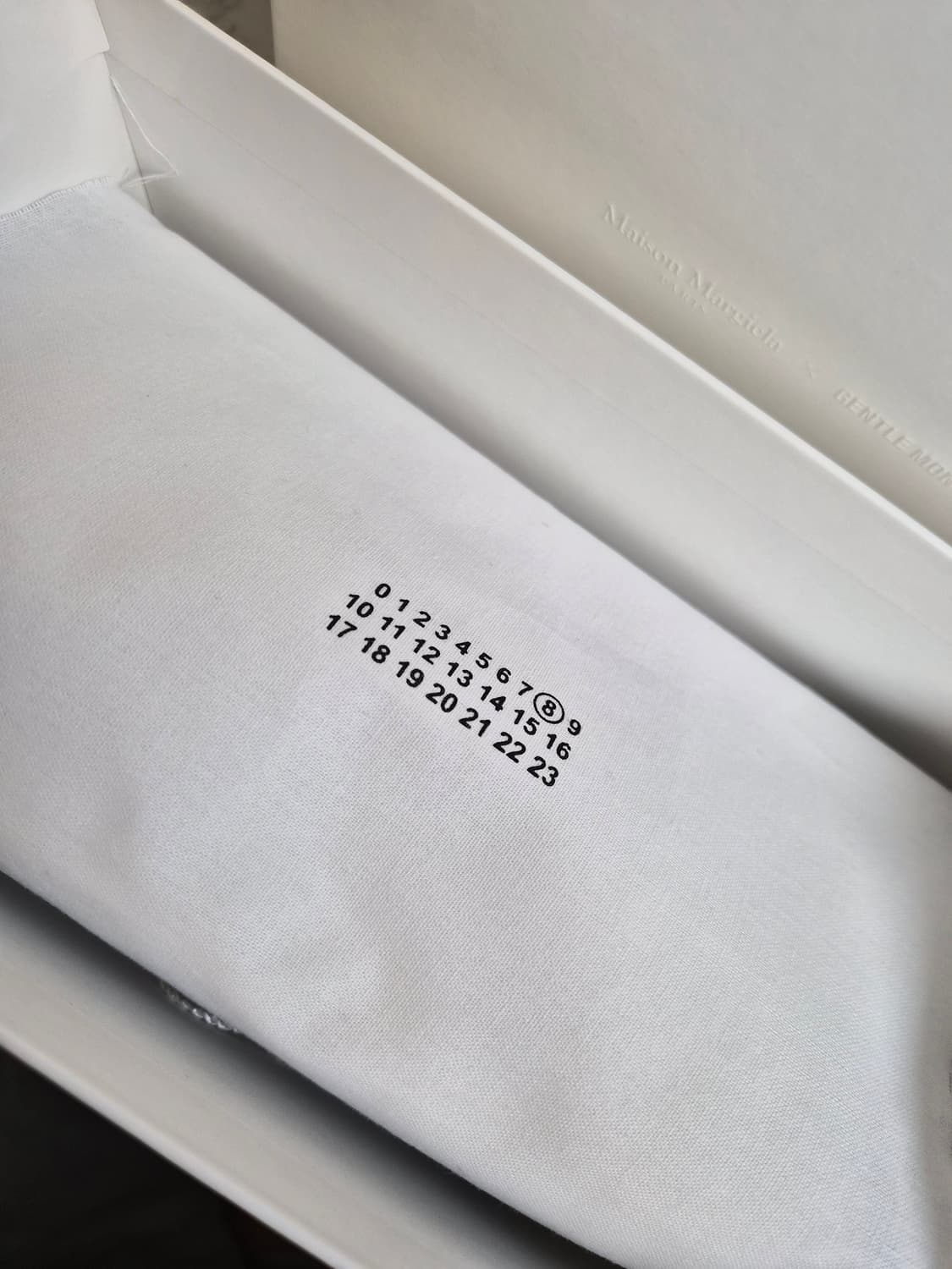 젠틀몬스터 X 메종 마르지엘라 MM012 블랙 상품이미지10